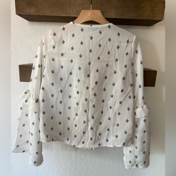 Charlotte Russe|White ditsy Floral long sleeve Boho Blouse,bell sleeves•••NWT - Picture 5 of 11